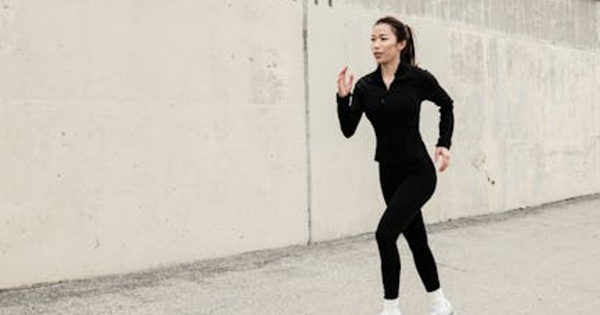 Đi bộ nhẹ 10 phút sau bữa tối: thói quen nhỏ giúp cơ thể dễ chịu hơn