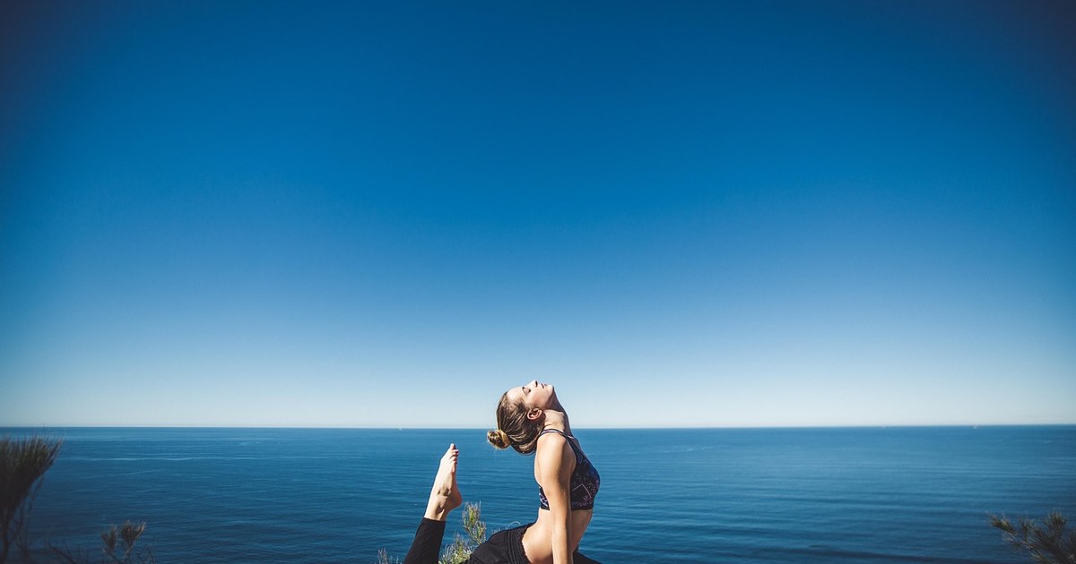 weekend morning stretch hydration
