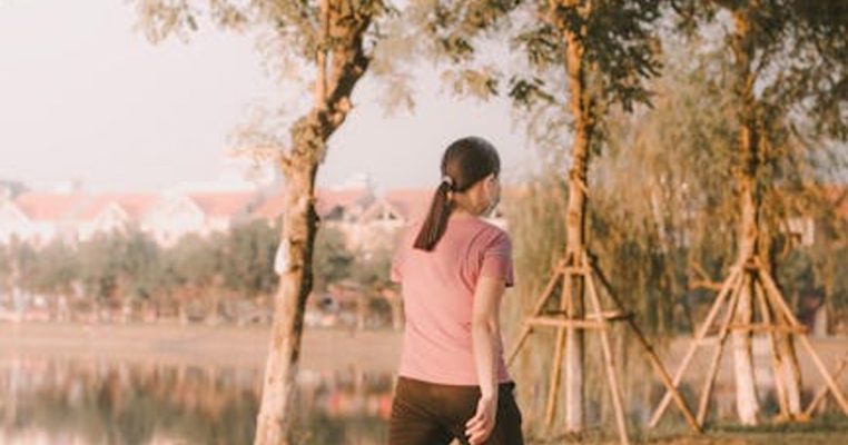 Đi bộ 10 phút sau bữa ăn