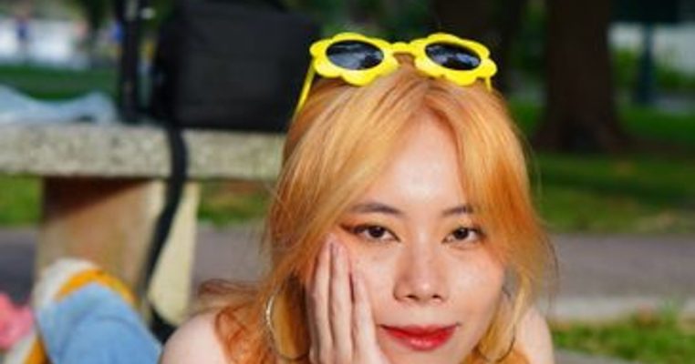 Uống đủ nước và bổ sung điện giải trong ngày hè